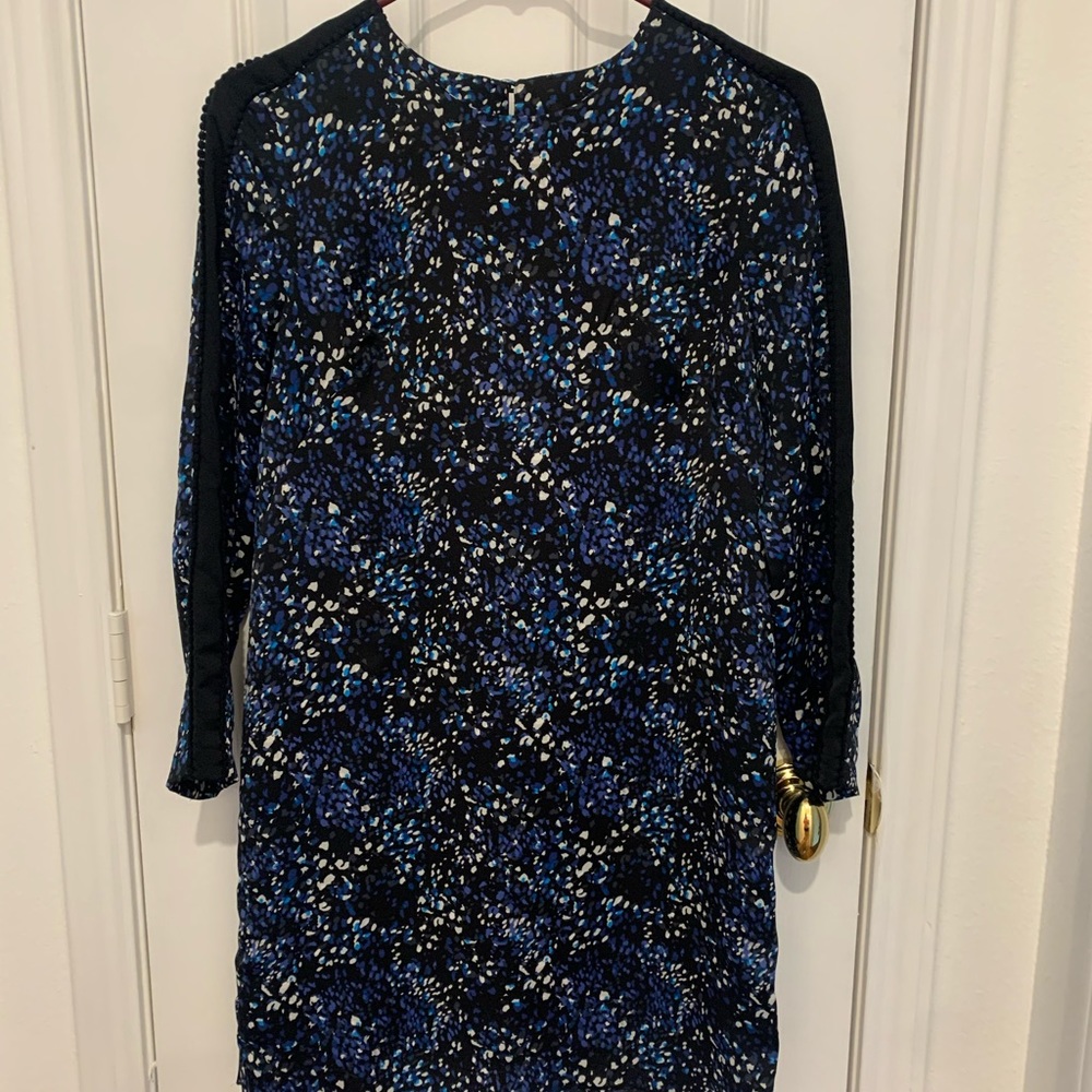 Banana Republic Size 2 Blue & Black short Dress w/detailed long Sleeve